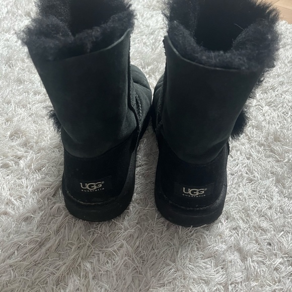 Black UGG boots (size 6 US) - Picture 2 of 4